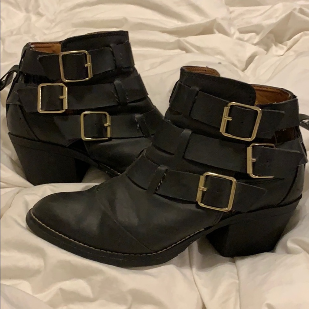 8.5 black ankle boots - Report
